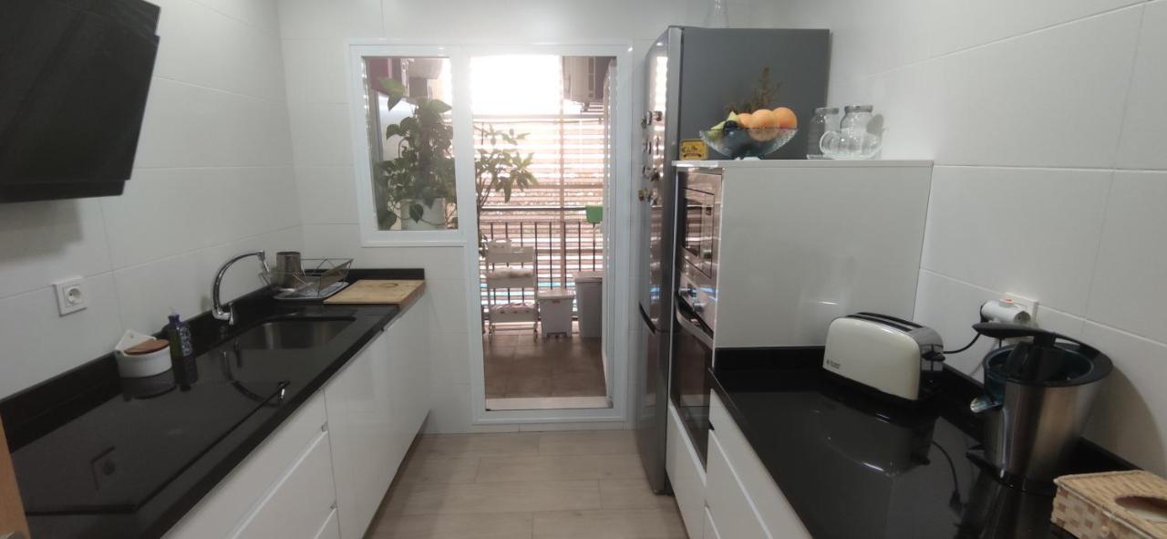 Se Alquila Habitacion Muy Luminosa Con Bano Privado En Apartamento Compartido Ринкон-де-ла-Викториа Экстерьер фото